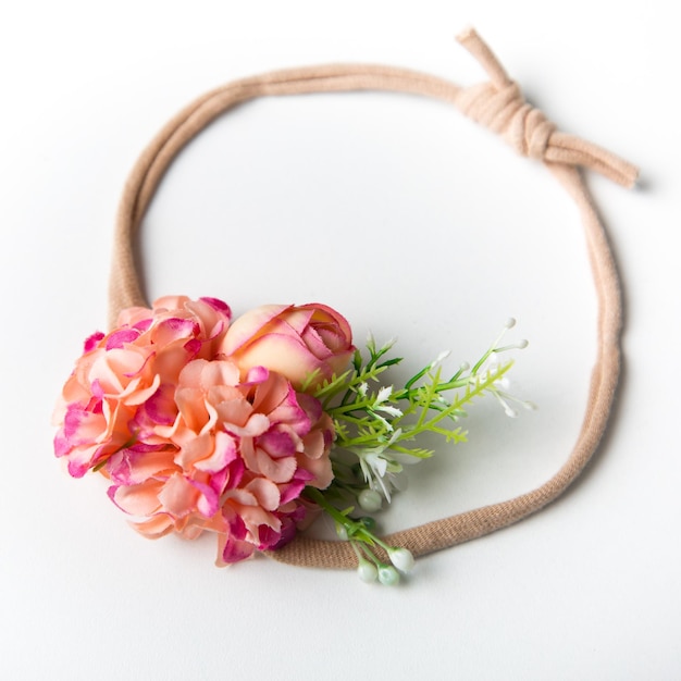 Ręcznie wykonany haft kwiatowy